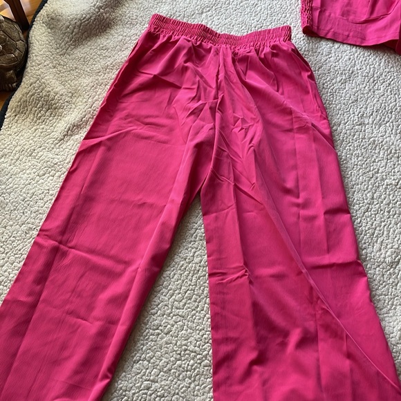 SHEIN Two Piece Crop Top & Pants - Picture 8 of 9